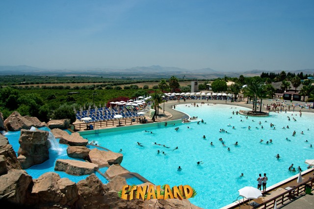 Etnaland, ένα εκπληκτικό waterpark και πάρκο διασκέδασης!