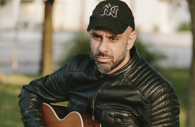 Ο μουσικός Νίκος Σιακούφης στο Umano