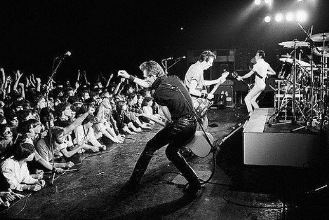 The Clash: Οι ηγέτες της punk ροκ μουσικής 