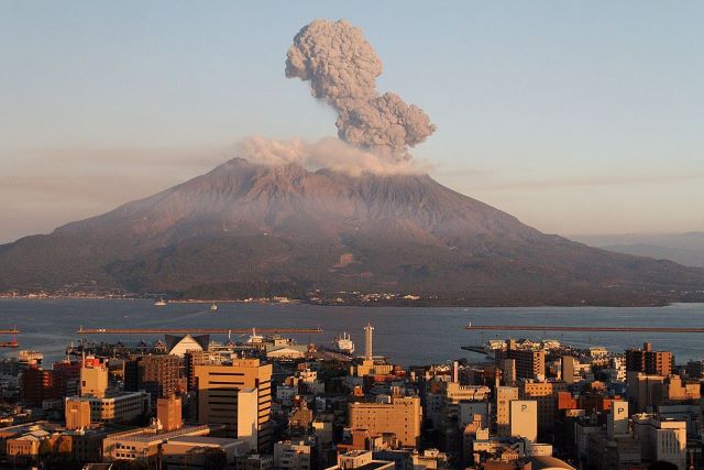 Διάσημα ενεργά ηφαίστεια και οι εκρήξεις τους σακουριτζαμα