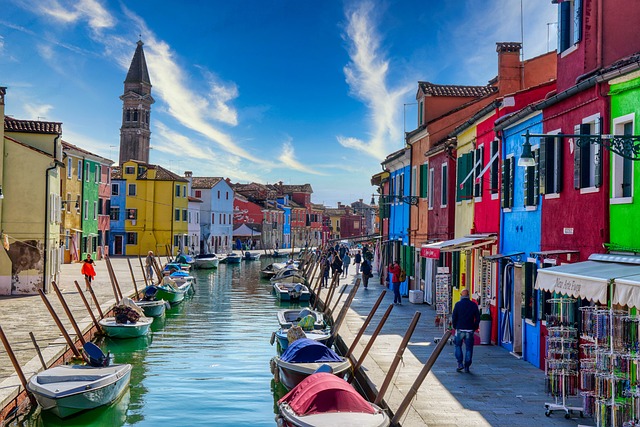 Μπουράνο: Το πολύχρωμο νησάκι της Βενετίας